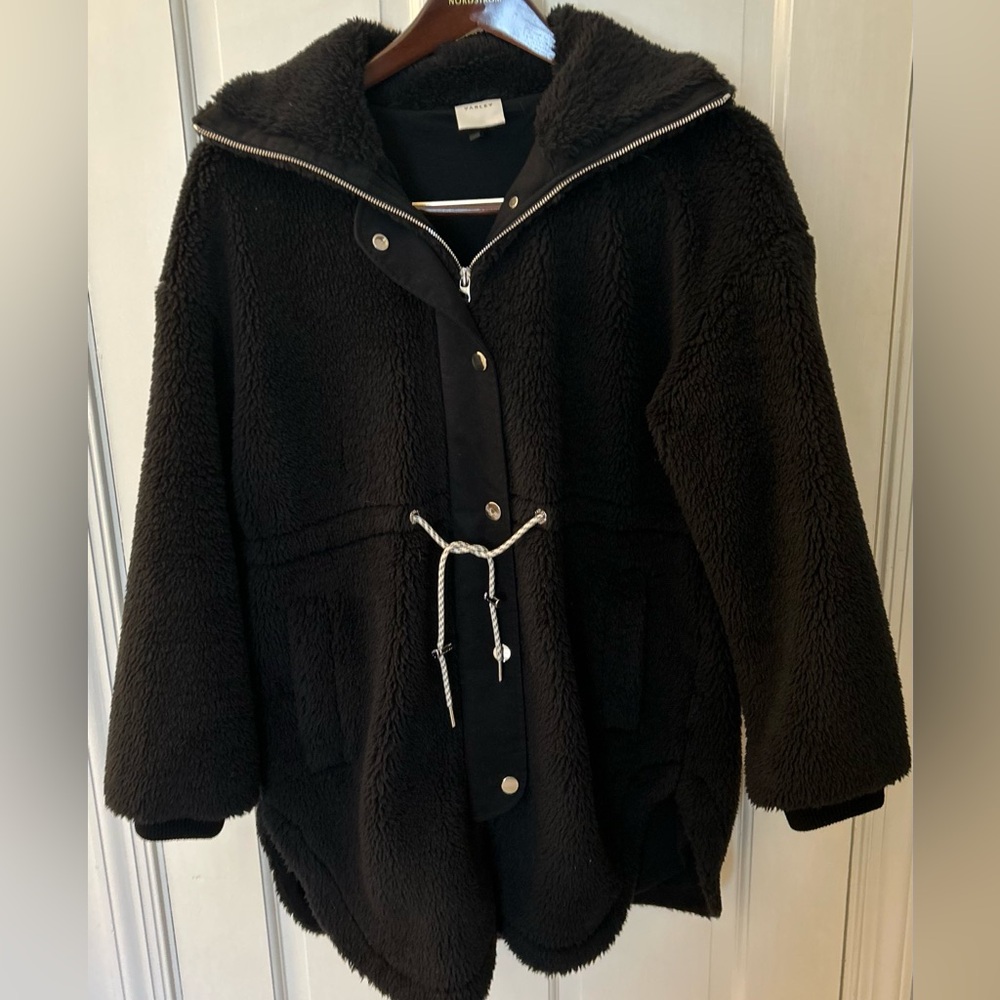 Varley “Jamie” Front Zip Black Sherpa Coat
Women’s size medium